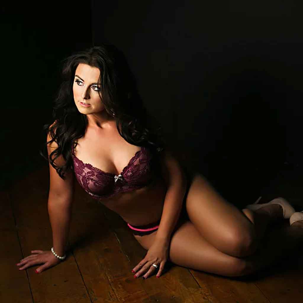 Call Girls Service in Indore near Playotel Premier Vijay Nagar